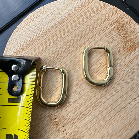 Square U-Shape Hoop Earrings 18K Gold Plated Stainless Steel NWOT - Picture 2 of 9